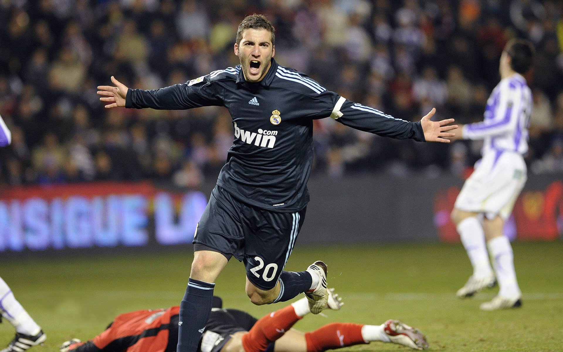 推动瑜伽与其他运动项目的融合发展,瑜伽与健身怎么结合